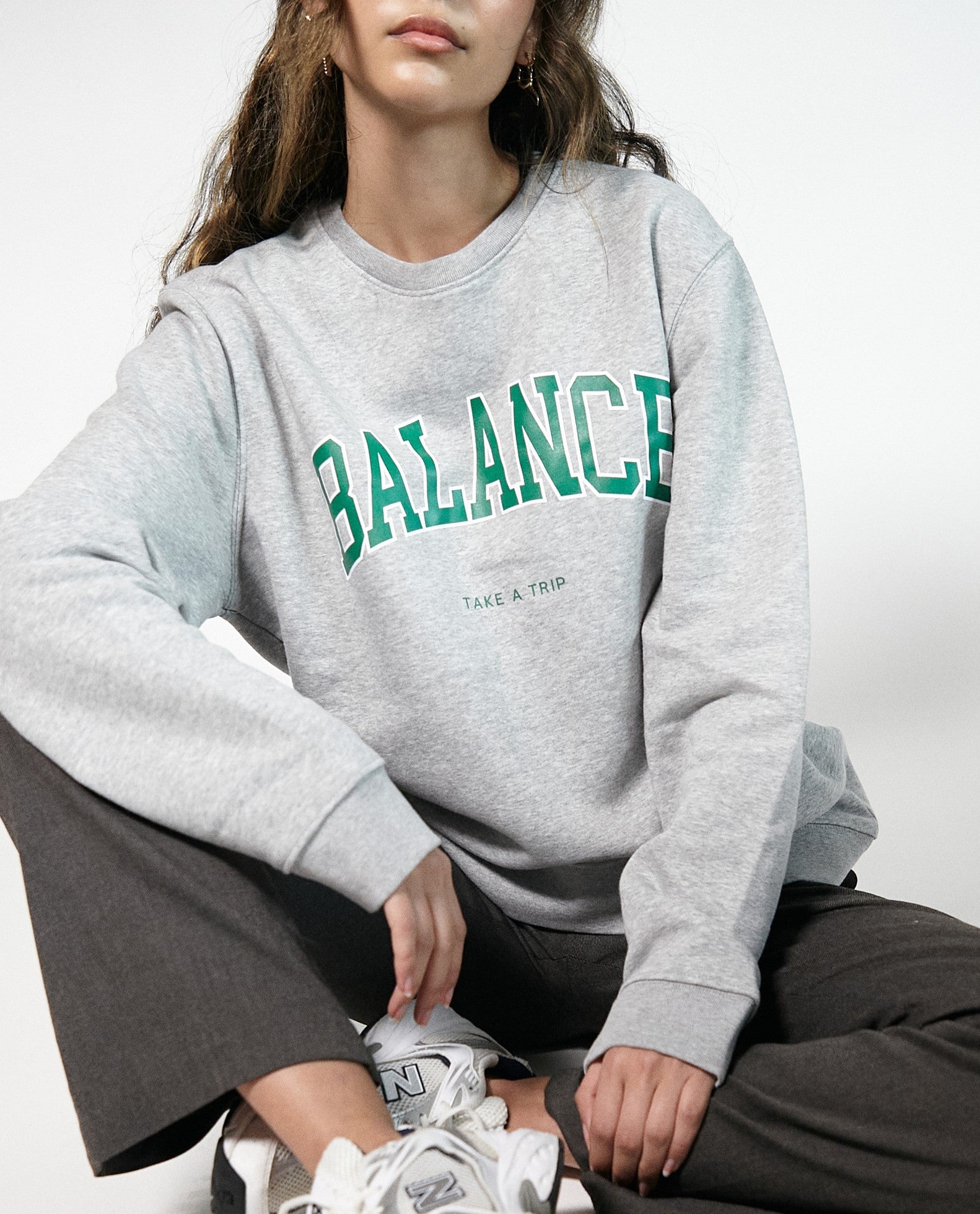 new balance crewneck woman hover